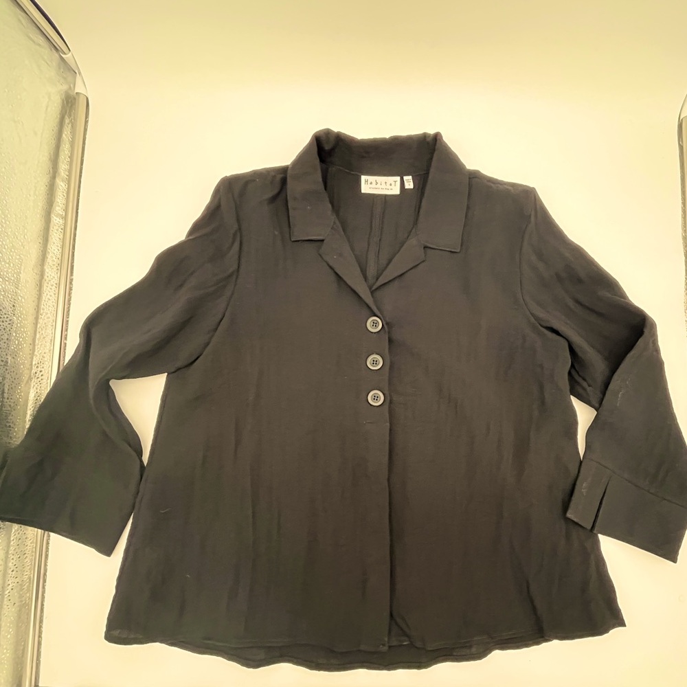 Habitat Women's Top Black Small. Pleated back 3/4 sleeves Lagenlook artsy nature